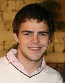 Peter-Lanzani.jpg