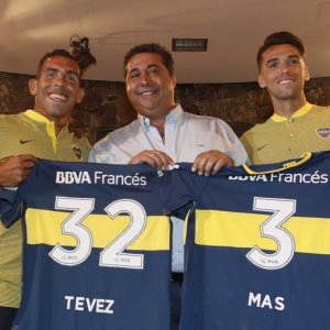 Tevez y Mas